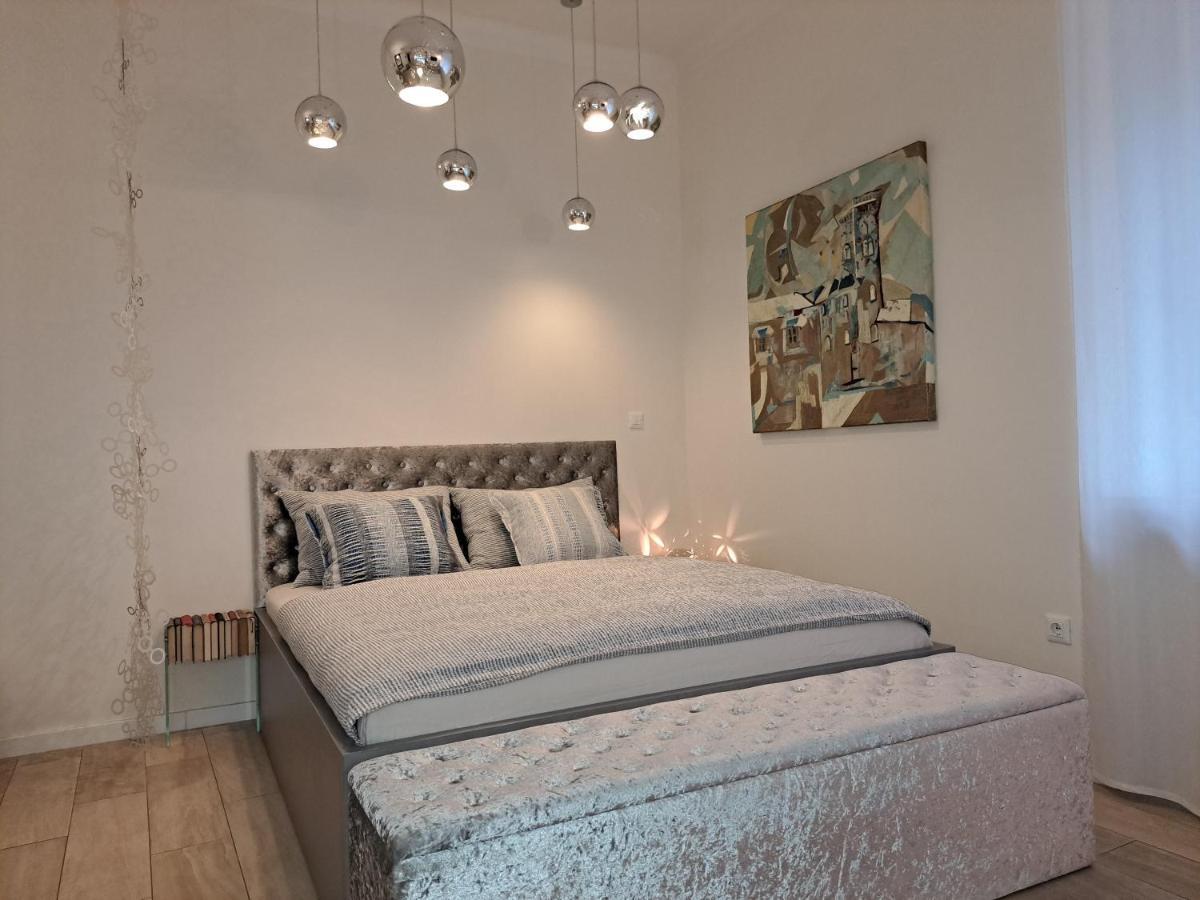 Slovenian Art Story Apartment Любляна Екстериор снимка