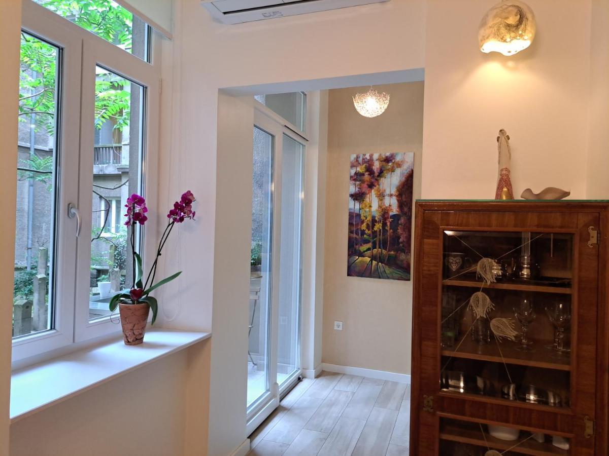 Slovenian Art Story Apartment Любляна Екстериор снимка