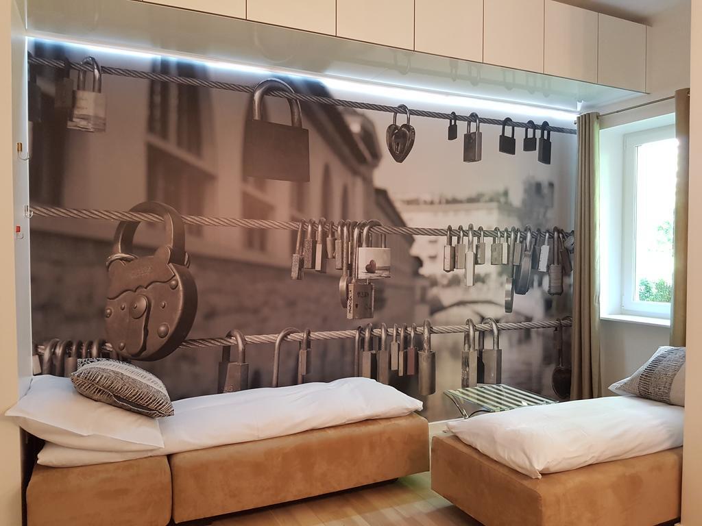 Slovenian Art Story Apartment Любляна Екстериор снимка